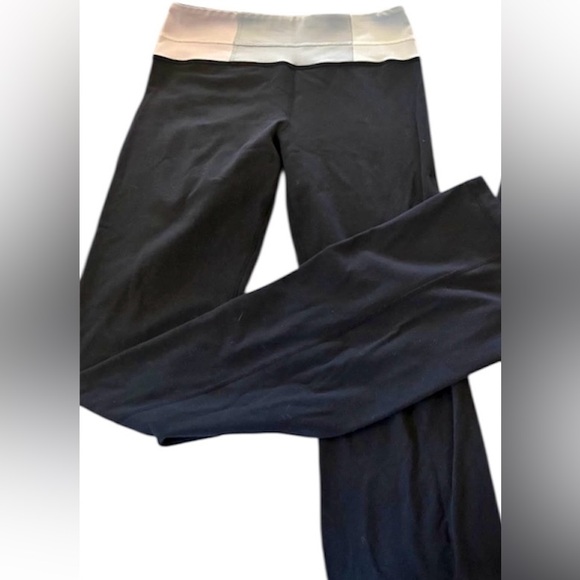 Lululemon Groove Pant (Tall) *Full-On Luon size 6 EUC medium rise inseam 35” - Picture 8 of 8